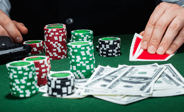 Những kinh nghiệm chơi kiếm tiền dễ nhất từ poker